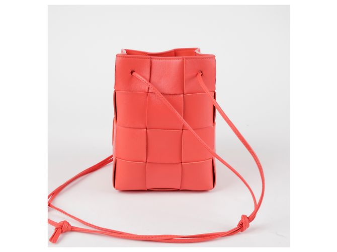 Bottega Veneta Piccola borsa a tracolla e crossbody Cassette Bucket Rossa Rosso - vista 5