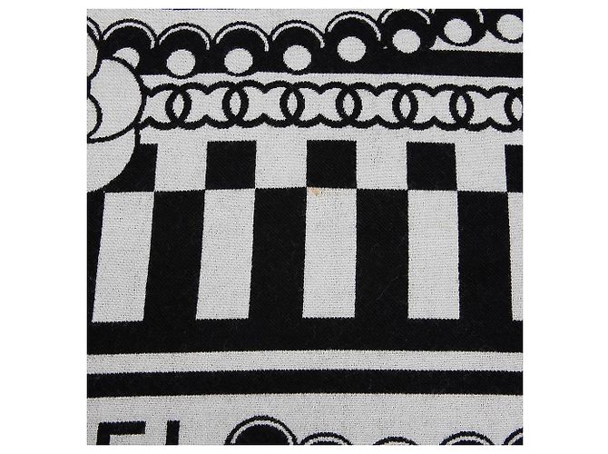 Chanel Écharpe avec logo CC Noir - vue 4