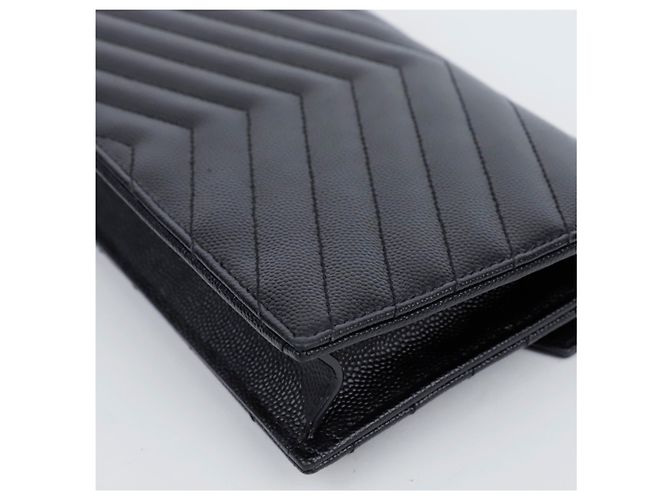 Saint Laurent Carteira com alça de corrente em couro granulado envelope Preto Prata - vista 10