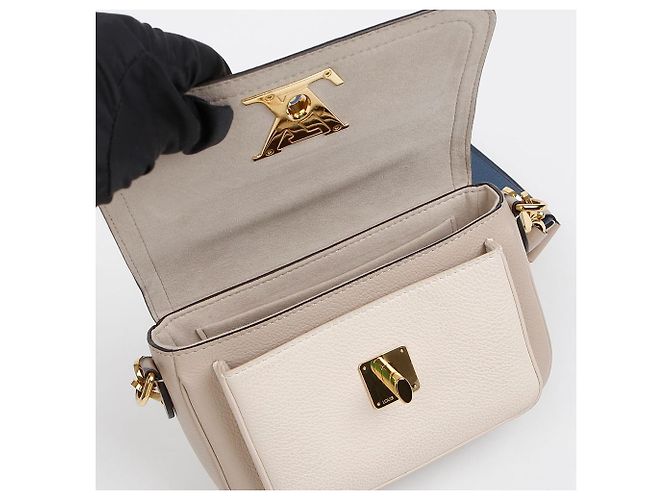 Louis Vuitton Borsa a tracolla e crossbody Lockme Tender Marrone - vista 11