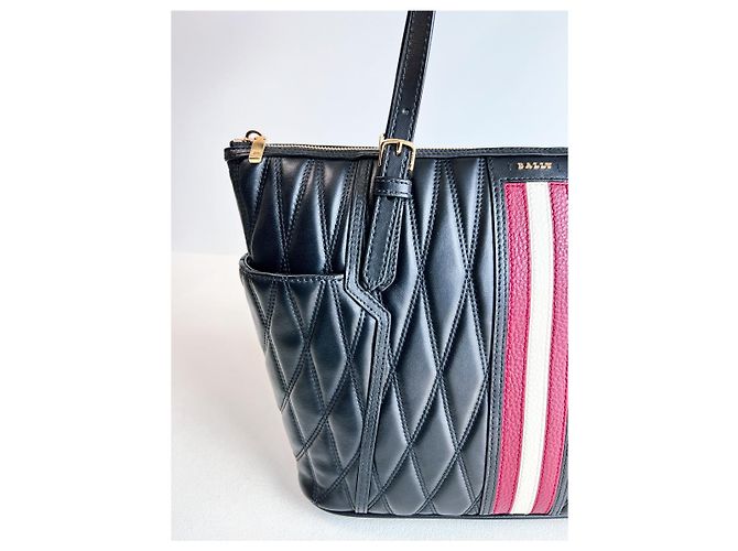 Burberry Borsa shopper Damirah in agnello trapuntato Medium Borsa a tracolla Nero - vista 11