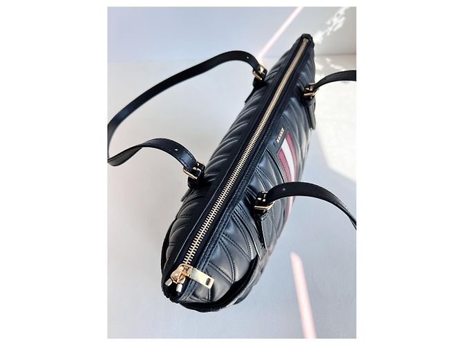 Burberry Borsa shopper Damirah in agnello trapuntato Medium Borsa a tracolla Nero - vista 14