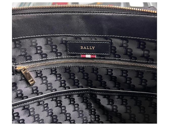 Burberry Borsa shopper Damirah in agnello trapuntato Medium Borsa a tracolla Nero - vista 16