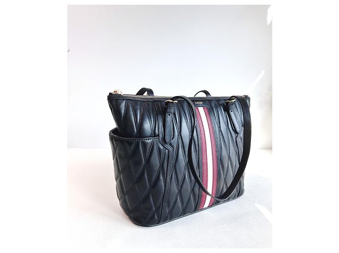 Burberry Borsa shopper Damirah in agnello trapuntato Medium Borsa a tracolla Nero - vista 18