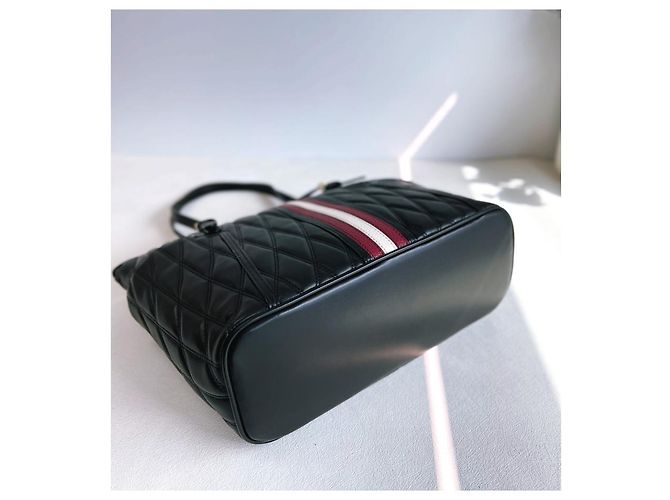 Burberry Borsa shopper Damirah in agnello trapuntato Medium Borsa a tracolla Nero - vista 6