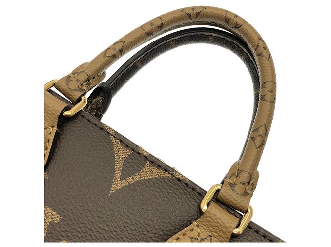 Borsa Louis Vuitton Monogram Reverse OnTheGo EW Chain Marrone Monogramma - vista 5