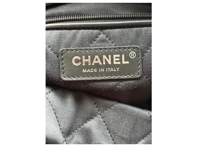 Borsa Chanel 22 Small Pelle di Vitello Lucida Nero - vista 3