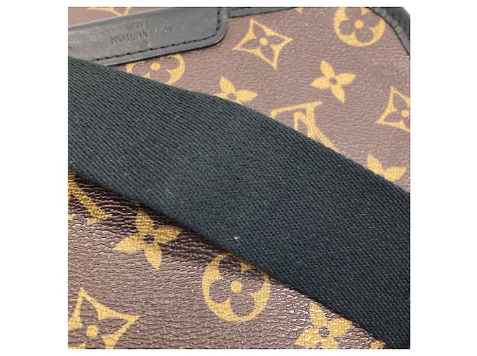 Borsa a Spalla Louis Vuitton M56717 Bass PM Monogram Macassar Nero Monogramma - vista 11