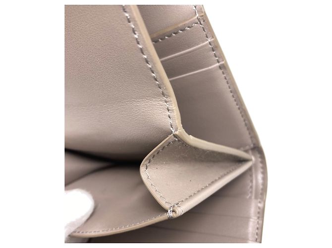 Céline Celine Trifold Wallet aus gräulichem Kalbsleder Grau - Ansicht 9