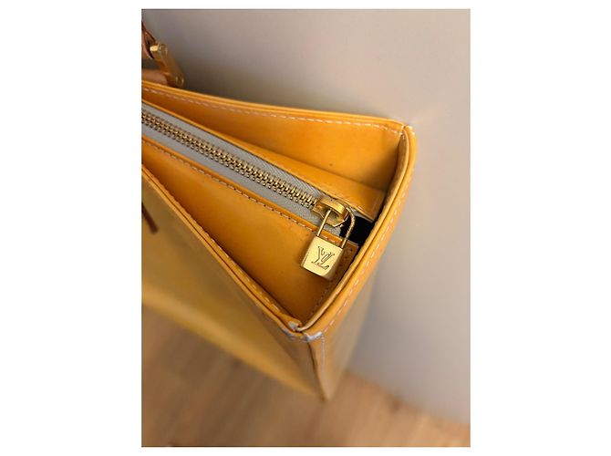 Louis Vuitton Monogram Vernis Reade Borsa Tote Giallo - vista 4