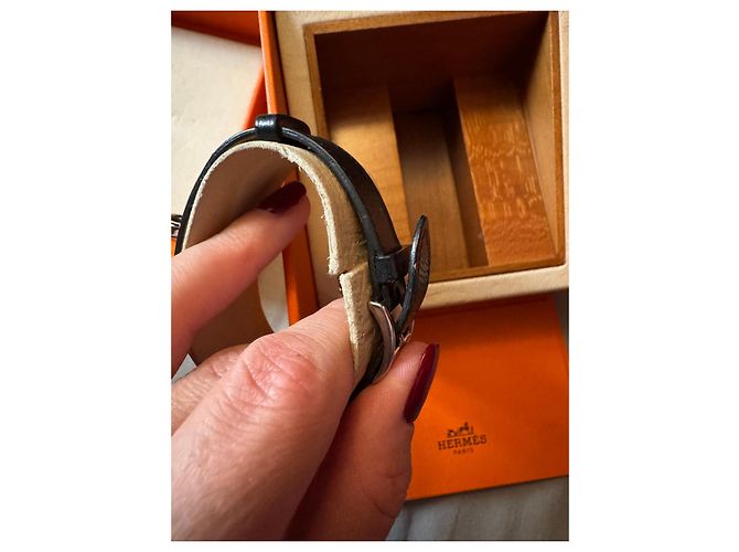 Bracciale Hermès in pelle nera e acciaio Nero - vista 10