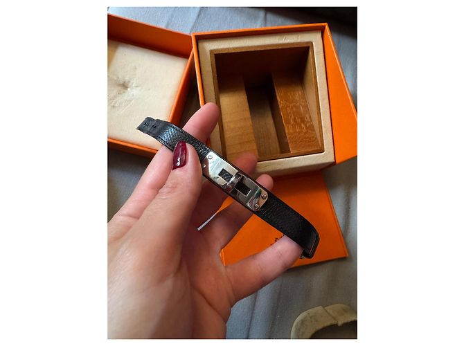 Bracciale Hermès in pelle nera e acciaio Nero - vista 11