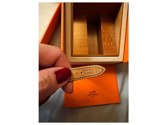 Bracciale Hermès in pelle nera e acciaio Nero - vista 9