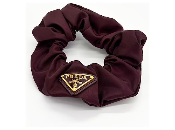 Scrunchie in Re-Nylon Prada color Bordeaux Bordò - vista 2