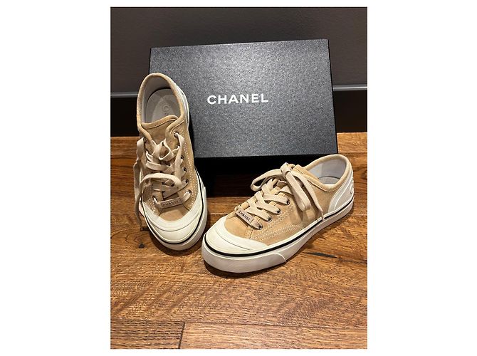 Chanel Sneakers in Scamosciato Beige e Tela - vista 11