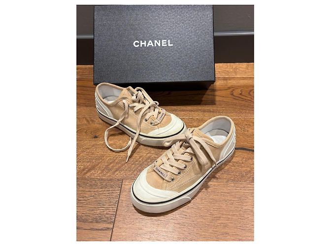 Chanel Sneakers in Scamosciato Beige e Tela - vista 12