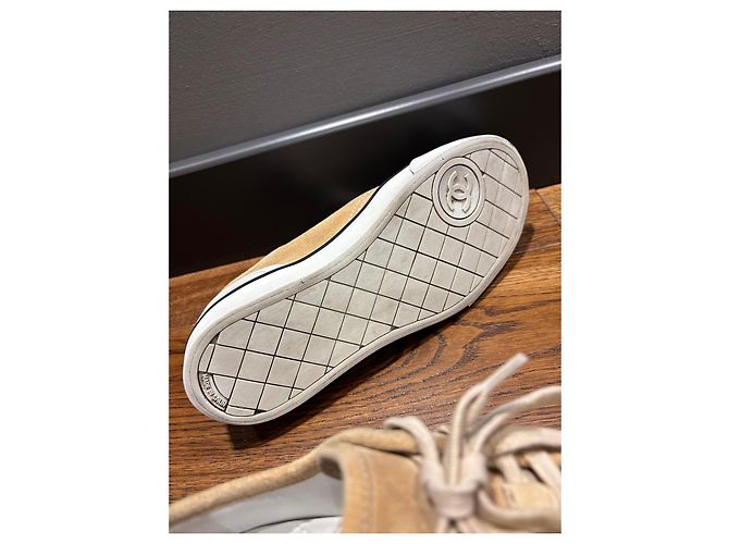 Chanel Sneakers in Scamosciato Beige e Tela - vista 3