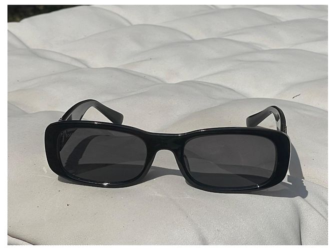 Miu Miu Occhiali da sole neri con logo dorato Nero Gold hardware - vista 4