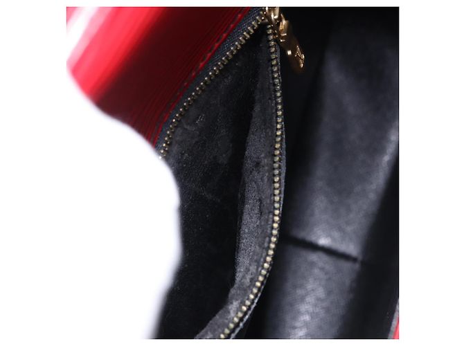 Borsa a Spalla LOUIS VUITTON Epi Saint Cloud GM Rosso M52197 LV Auth 191772 - vista 11