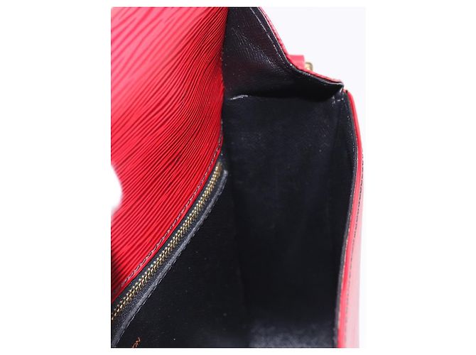 Borsa a Spalla LOUIS VUITTON Epi Saint Cloud GM Rosso M52197 LV Auth 191772 - vista 21