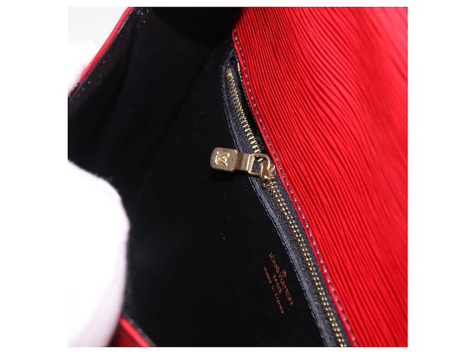 Borsa a Spalla LOUIS VUITTON Epi Saint Cloud GM Rosso M52197 LV Auth 191772 - vista 23