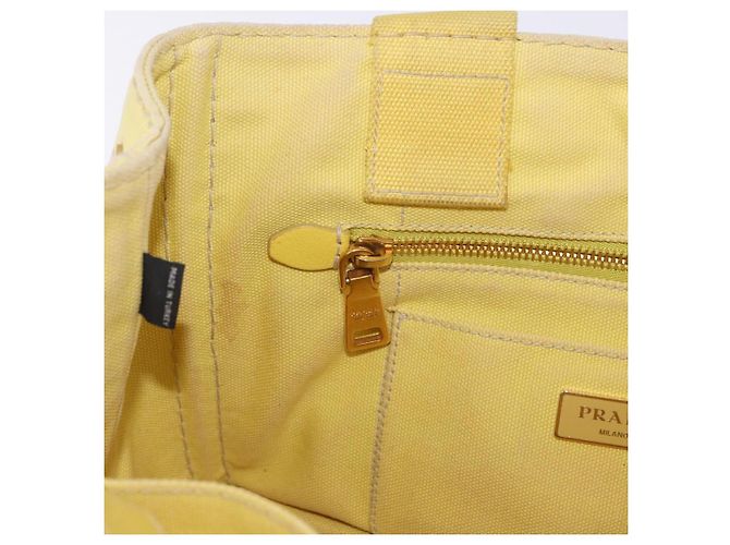 Borsa PRADA Kanapa PM in tela Yellow Gold Auth ka5214 D'oro Giallo - vista 21
