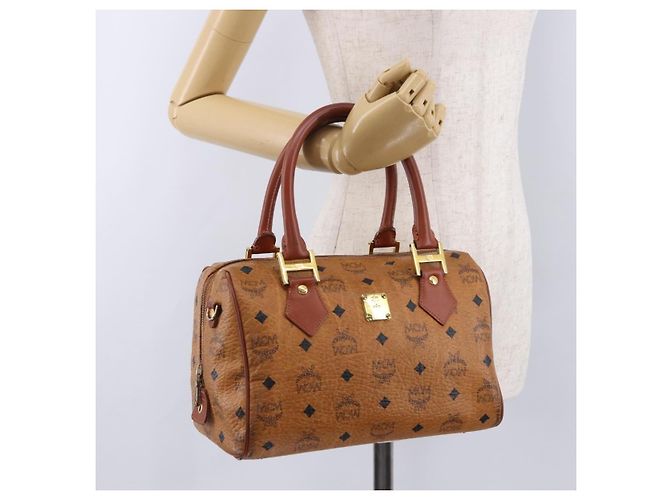 Borsa Boston MCM Logogram Vicetos in PVC e pelle Marrone Oro Auth 192236 D'oro - vista 24