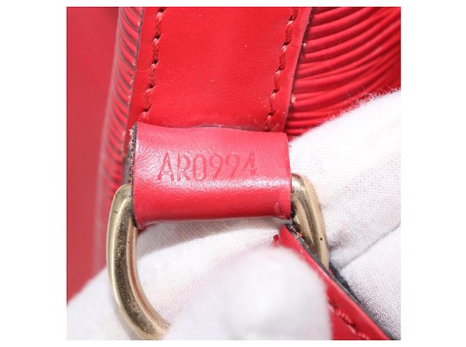 Borsa a Spalla LOUIS VUITTON Epi Petit Noe Rosso M44107 LV Auth 191992 - vista 12