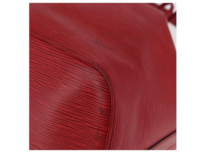 Borsa a Spalla LOUIS VUITTON Epi Petit Noe Rosso M44107 LV Auth 191992 - vista 14