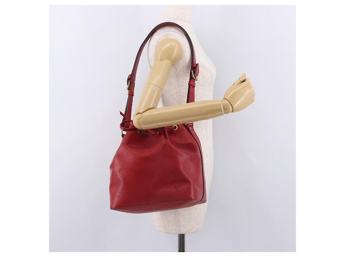 Borsa a Spalla LOUIS VUITTON Epi Petit Noe Rosso M44107 LV Auth 191992 - vista 20