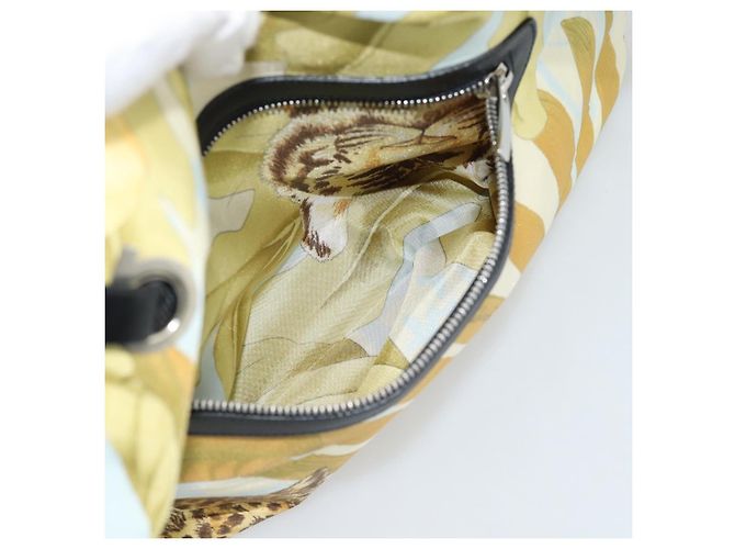 Borsa Tote Salvatore Ferragamo in nylon giallo argento Auth 192729A - vista 11