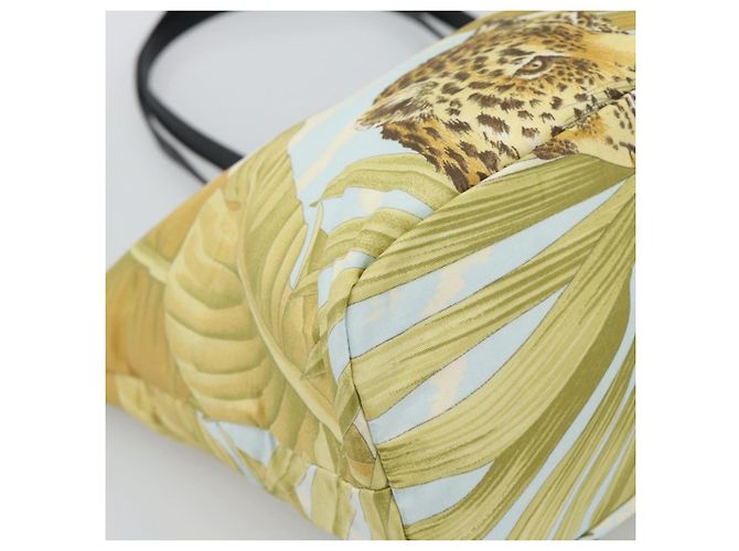 Borsa Tote Salvatore Ferragamo in nylon giallo argento Auth 192729A - vista 14