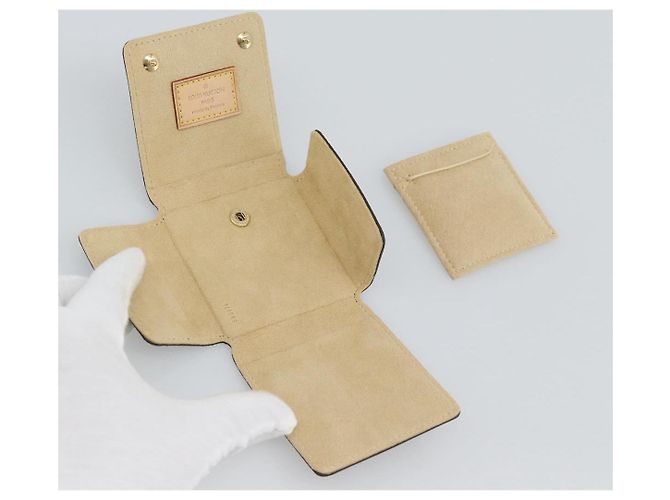 LOUIS VUITTON Coffret à bijoux Monogram Jewelry Case LV Auth 193000V Monogramme - vue 8