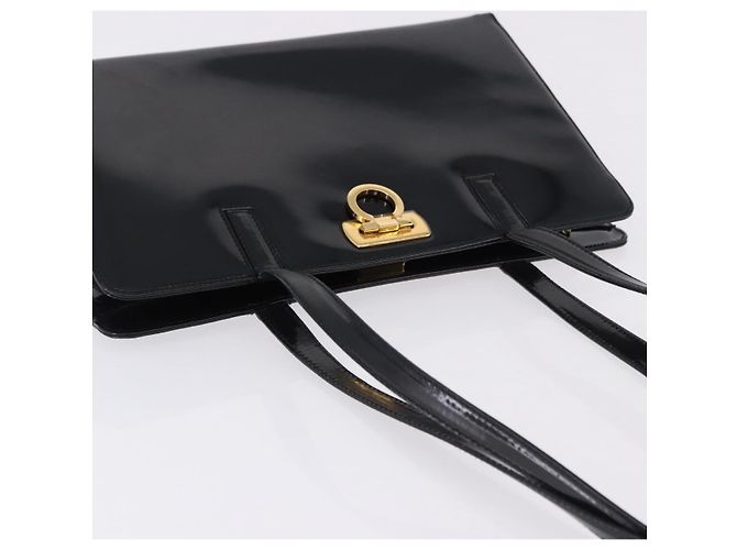 Bolsa Tote Salvatore Ferragamo Gancini em couro envernizado preto e dourado Auth ka5291A - vista 6
