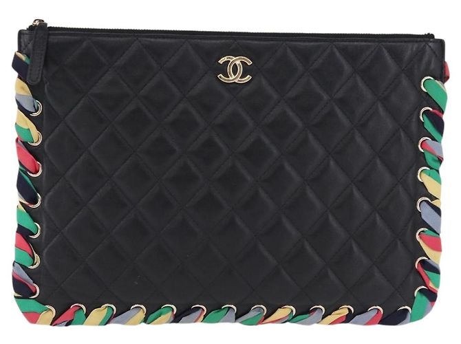 Clutch CHANEL Matelasse in pelle di agnello nera con CC dorato Auth 192073SAM Nero D'oro - vista 13