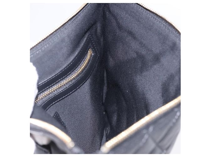 Clutch CHANEL Matelasse in pelle di agnello nera con CC dorato Auth 192073SAM Nero D'oro - vista 18