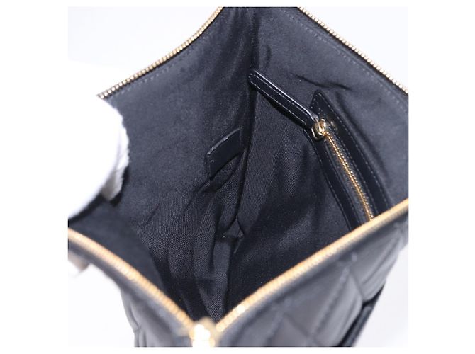 Clutch CHANEL Matelasse in pelle di agnello nera con CC dorato Auth 192073SAM Nero D'oro - vista 19