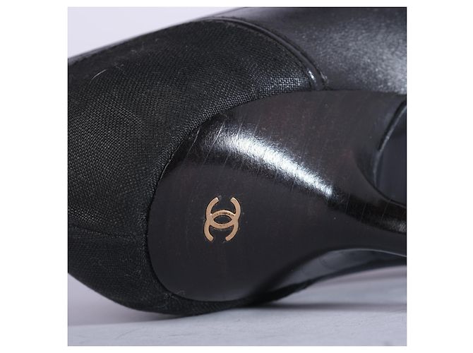 Timeless Décolleté a punta con fiocco in pelle nera e tela Chanel Nero - vista 6