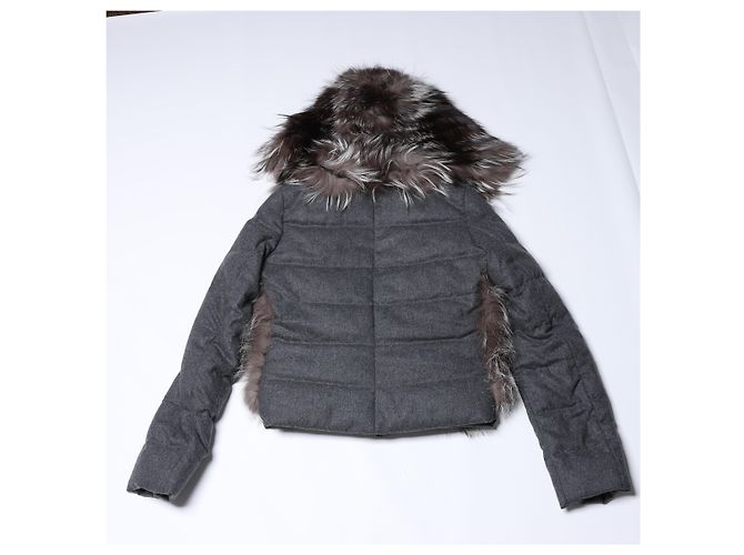 Chaqueta acolchada Fendi de mezcla de lana con ribete de pelo, Talla 40 IT Gris - vista 9