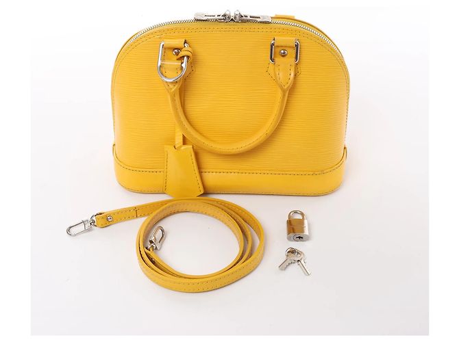 Borsa a mano 2Way Louis Vuitton Alma BB Epi Leather in Giallo M40866 - vista 10