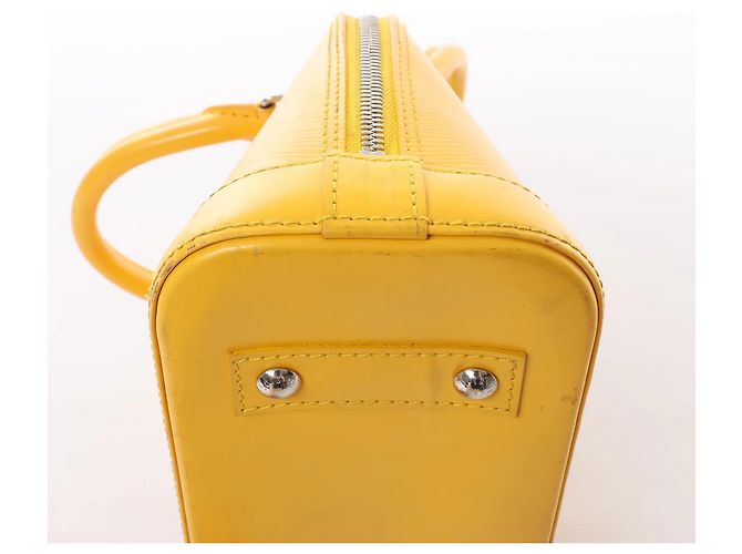 Borsa a mano 2Way Louis Vuitton Alma BB Epi Leather in Giallo M40866 - vista 6