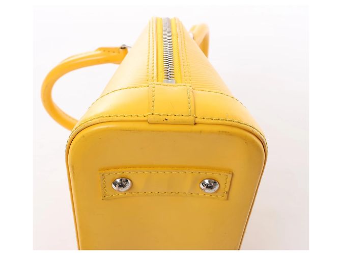Borsa a mano 2Way Louis Vuitton Alma BB Epi Leather in Giallo M40866 - vista 7