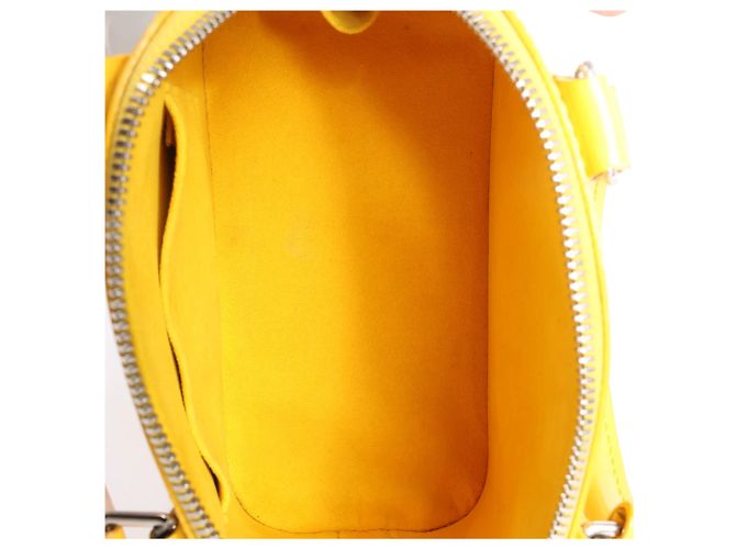 Borsa a mano 2Way Louis Vuitton Alma BB Epi Leather in Giallo M40866 - vista 8