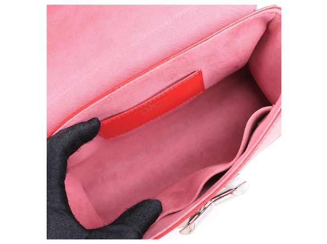 Borsa a Spalla Louis Vuitton Epi Leather Twist MM in Rosso M50523 Rosa - vista 15