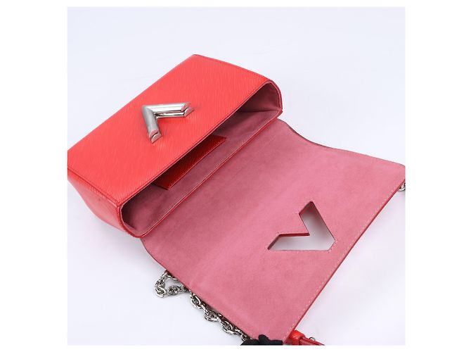 Borsa a Spalla Louis Vuitton Epi Leather Twist MM in Rosso M50523 Rosa - vista 17