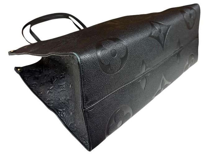Borsa a tracolla Louis Vuitton OnTheGo GM Monogram Empreinte Nero Multicolore Monogramma - vista 4