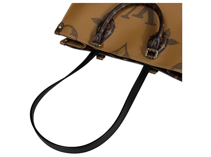 Borsa a tracolla Louis Vuitton OnTheGo MM Giant Monogram Marrone Monogramma - vista 10