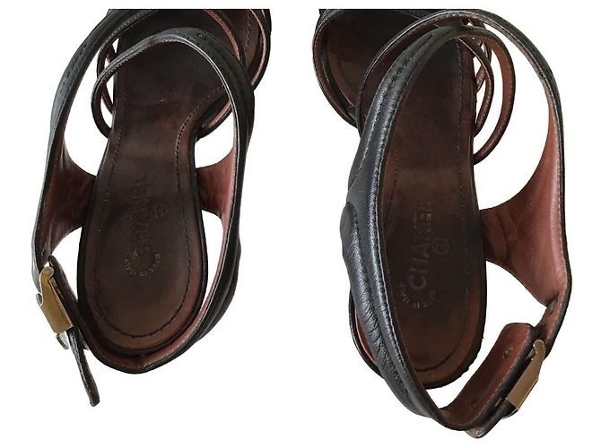 Chanel Sandali con cinturino in pelle trapuntata nera Marrone Nero - vista 6