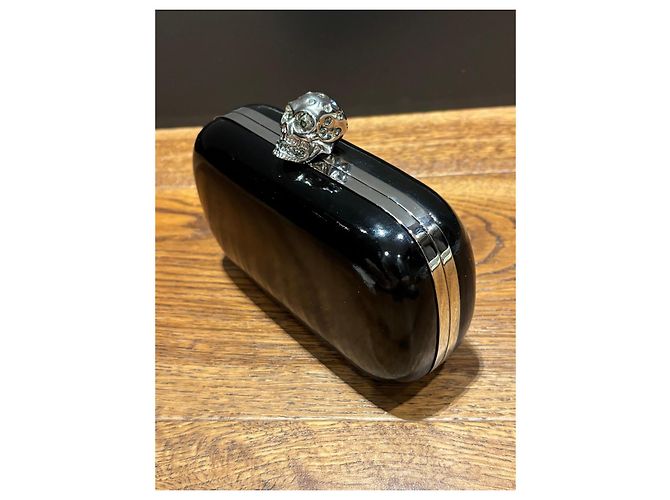 Alexander McQueen Clutch Skull in pelle vernice nera Nero - vista 3