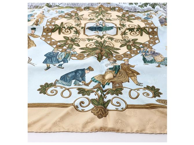Foulard in seta Hermès Carré 90 "Joies d’Hiver" in Beige - vista 5